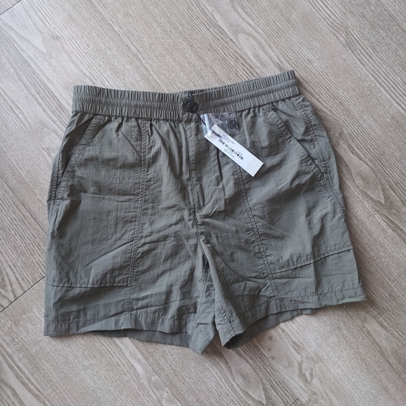 Alex Mill Straight Leg Nylon Utility Shorts Olive Green Medium NWT - Picture 2 of 4